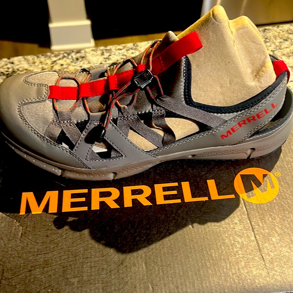 Merrill Men’s Shoe